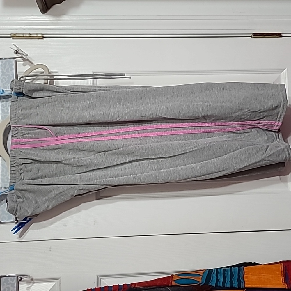 Lightweight Capri Joggers